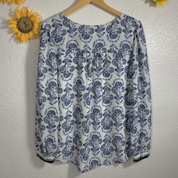 Loft Floral Blue And White B-neck Blouse Size Medium Womens - Picture 7 of 10